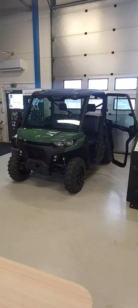 CAN-AM TRAXTER HD7 MÖNKIJÄPAKETTI HYTILLÄ JA LÄMMITTIMELLÄ - SSV-mönkijät 2025 - TRAXTERHD7 - 1